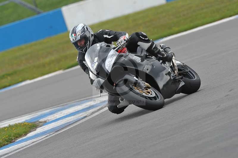 Motorcycle action photographs;donington;donington park leicestershire;donington photographs;event digital images;eventdigitalimages;no limits trackday;peter wileman photography;trackday;trackday digital images;trackday photos