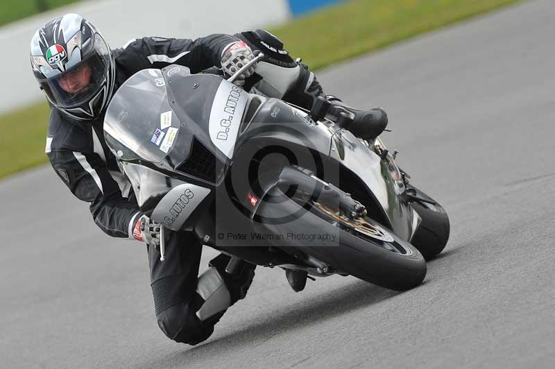 Motorcycle action photographs;donington;donington park leicestershire;donington photographs;event digital images;eventdigitalimages;no limits trackday;peter wileman photography;trackday;trackday digital images;trackday photos