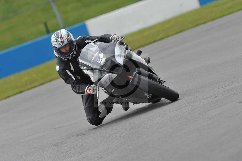 Motorcycle action photographs;donington;donington park leicestershire;donington photographs;event digital images;eventdigitalimages;no limits trackday;peter wileman photography;trackday;trackday digital images;trackday photos