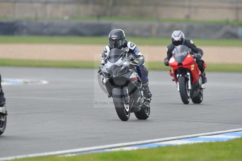 Motorcycle action photographs;donington;donington park leicestershire;donington photographs;event digital images;eventdigitalimages;no limits trackday;peter wileman photography;trackday;trackday digital images;trackday photos