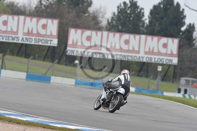 Motorcycle action photographs;donington;donington park leicestershire;donington photographs;event digital images;eventdigitalimages;no limits trackday;peter wileman photography;trackday;trackday digital images;trackday photos