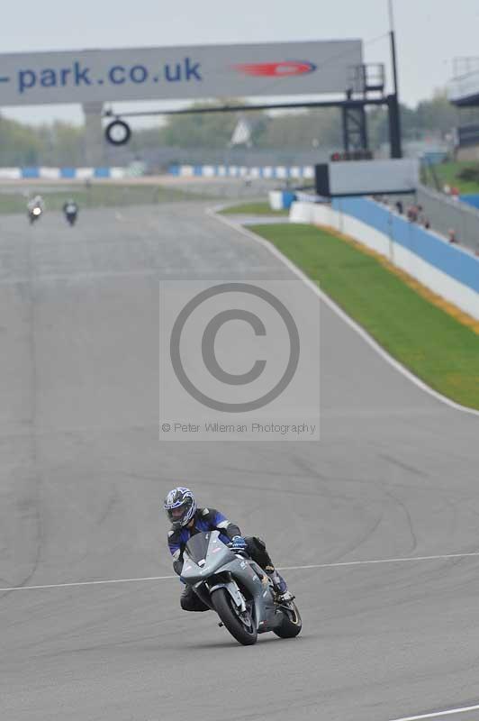 Motorcycle action photographs;donington;donington park leicestershire;donington photographs;event digital images;eventdigitalimages;no limits trackday;peter wileman photography;trackday;trackday digital images;trackday photos