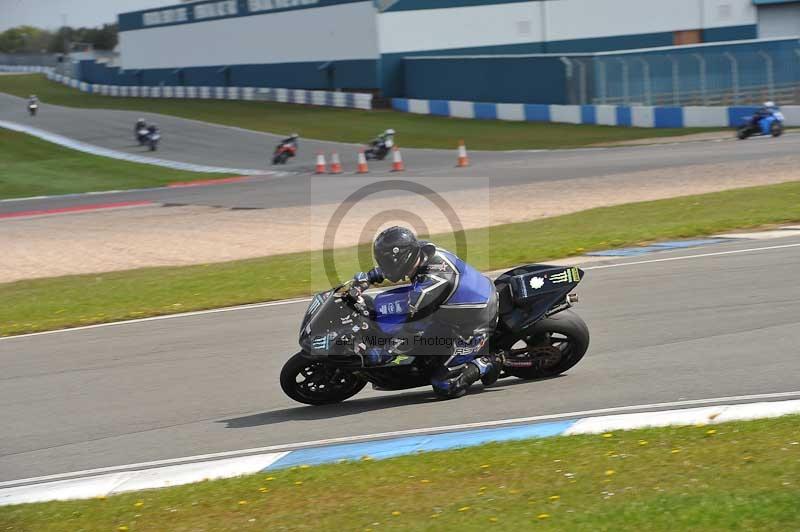 Motorcycle action photographs;donington;donington park leicestershire;donington photographs;event digital images;eventdigitalimages;no limits trackday;peter wileman photography;trackday;trackday digital images;trackday photos