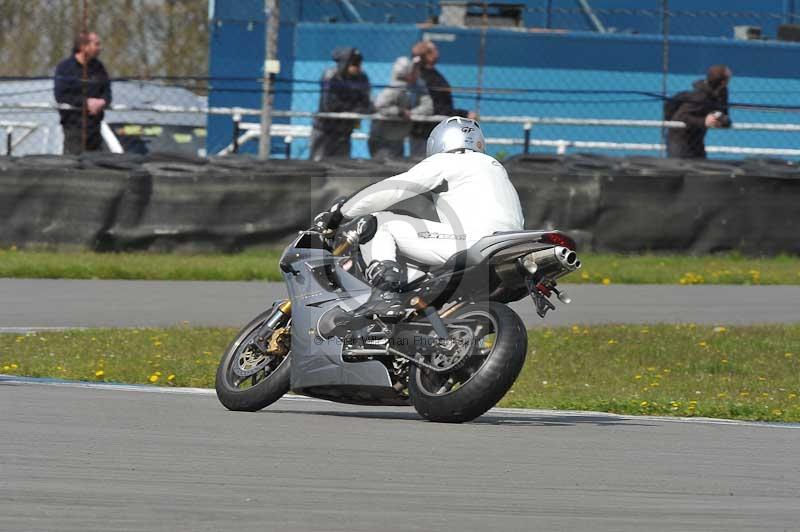 Motorcycle action photographs;donington;donington park leicestershire;donington photographs;event digital images;eventdigitalimages;no limits trackday;peter wileman photography;trackday;trackday digital images;trackday photos