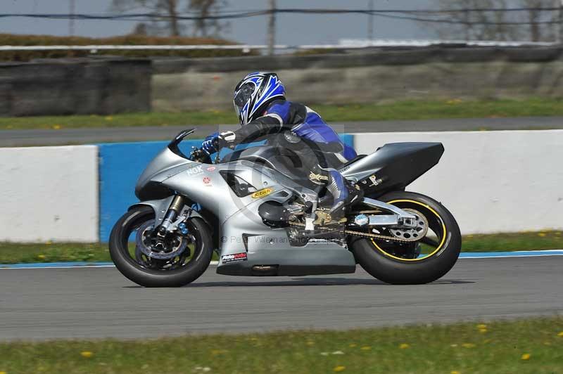 Motorcycle action photographs;donington;donington park leicestershire;donington photographs;event digital images;eventdigitalimages;no limits trackday;peter wileman photography;trackday;trackday digital images;trackday photos