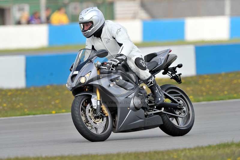 Motorcycle action photographs;donington;donington park leicestershire;donington photographs;event digital images;eventdigitalimages;no limits trackday;peter wileman photography;trackday;trackday digital images;trackday photos