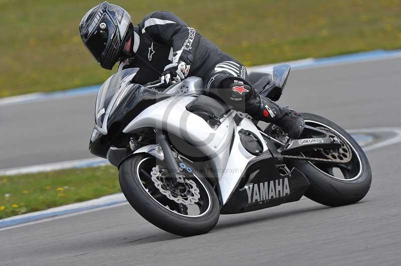 Motorcycle action photographs;donington;donington park leicestershire;donington photographs;event digital images;eventdigitalimages;no limits trackday;peter wileman photography;trackday;trackday digital images;trackday photos