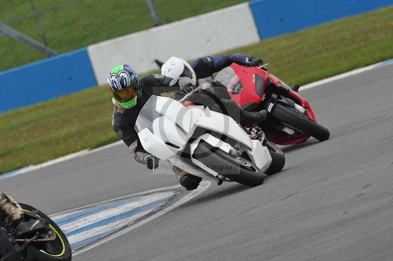 Motorcycle action photographs;donington;donington park leicestershire;donington photographs;event digital images;eventdigitalimages;no limits trackday;peter wileman photography;trackday;trackday digital images;trackday photos