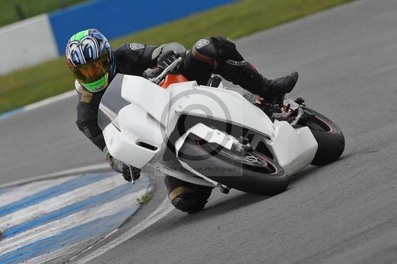 Motorcycle action photographs;donington;donington park leicestershire;donington photographs;event digital images;eventdigitalimages;no limits trackday;peter wileman photography;trackday;trackday digital images;trackday photos