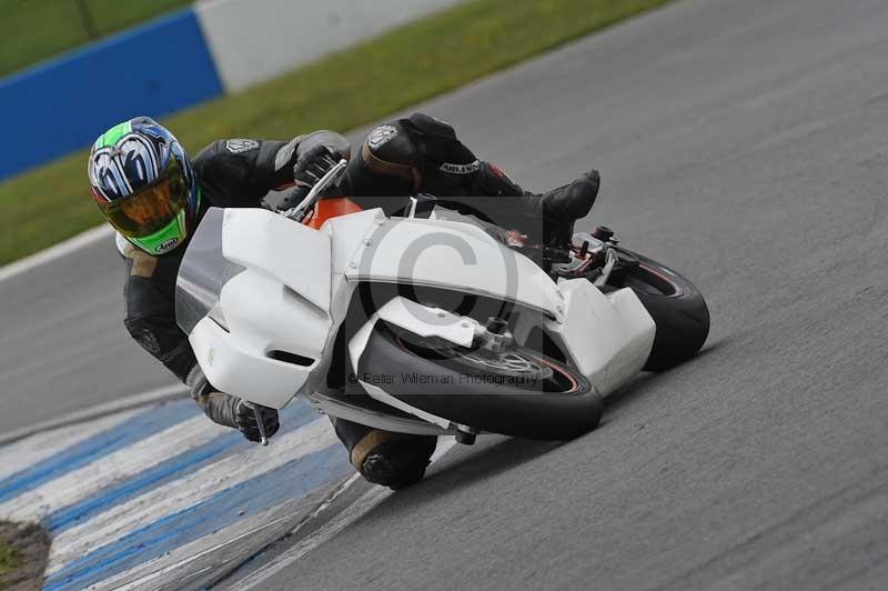 Motorcycle action photographs;donington;donington park leicestershire;donington photographs;event digital images;eventdigitalimages;no limits trackday;peter wileman photography;trackday;trackday digital images;trackday photos