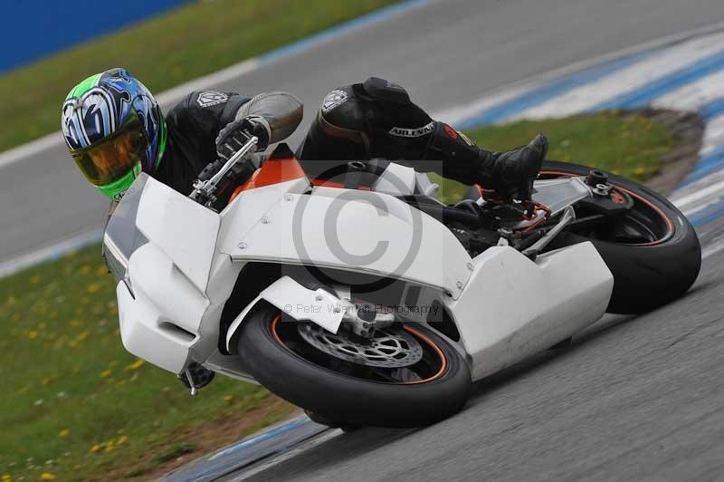 Motorcycle action photographs;donington;donington park leicestershire;donington photographs;event digital images;eventdigitalimages;no limits trackday;peter wileman photography;trackday;trackday digital images;trackday photos