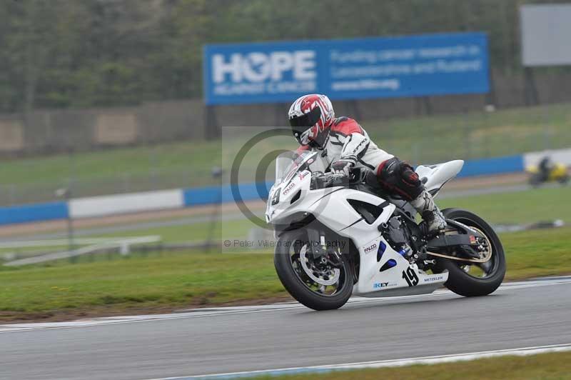 Motorcycle action photographs;donington;donington park leicestershire;donington photographs;event digital images;eventdigitalimages;no limits trackday;peter wileman photography;trackday;trackday digital images;trackday photos