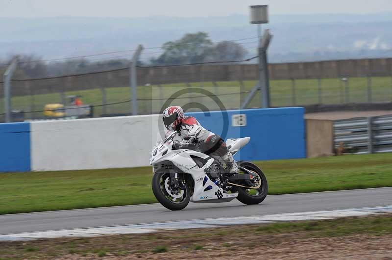 Motorcycle action photographs;donington;donington park leicestershire;donington photographs;event digital images;eventdigitalimages;no limits trackday;peter wileman photography;trackday;trackday digital images;trackday photos