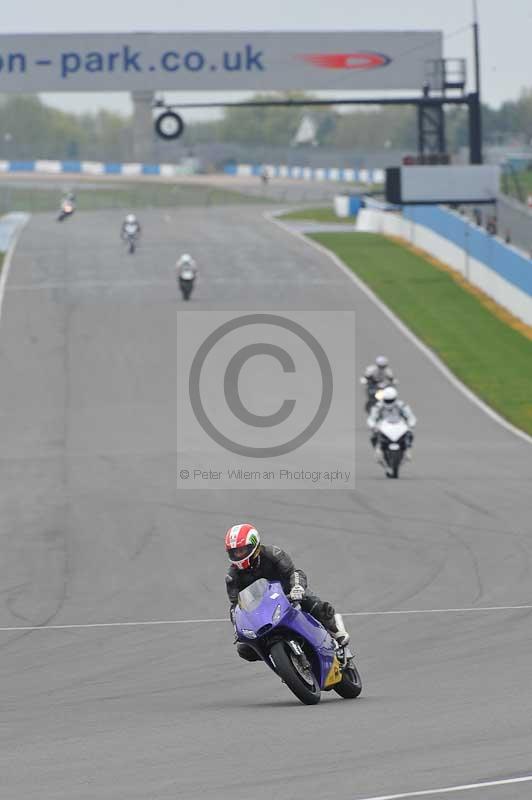 Motorcycle action photographs;donington;donington park leicestershire;donington photographs;event digital images;eventdigitalimages;no limits trackday;peter wileman photography;trackday;trackday digital images;trackday photos