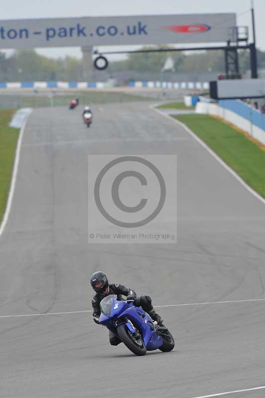 Motorcycle action photographs;donington;donington park leicestershire;donington photographs;event digital images;eventdigitalimages;no limits trackday;peter wileman photography;trackday;trackday digital images;trackday photos