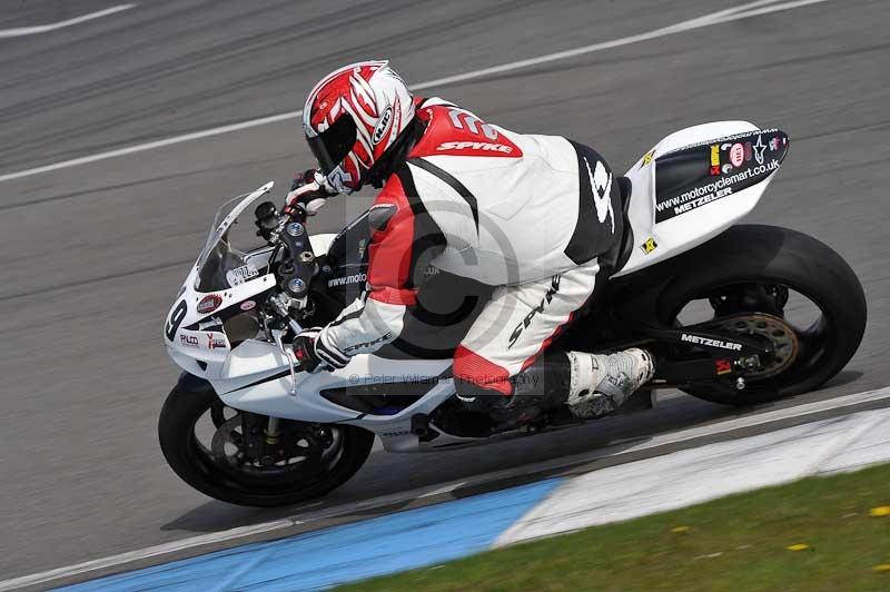 Motorcycle action photographs;donington;donington park leicestershire;donington photographs;event digital images;eventdigitalimages;no limits trackday;peter wileman photography;trackday;trackday digital images;trackday photos