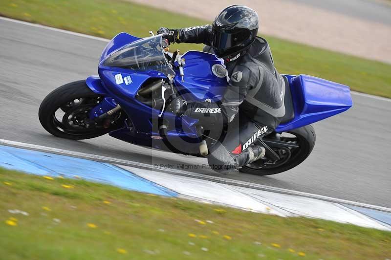 Motorcycle action photographs;donington;donington park leicestershire;donington photographs;event digital images;eventdigitalimages;no limits trackday;peter wileman photography;trackday;trackday digital images;trackday photos