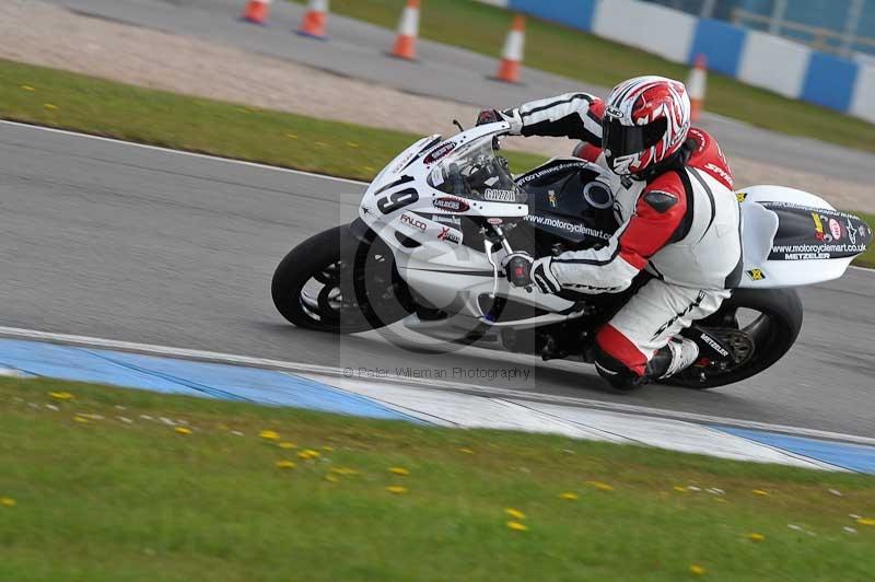 Motorcycle action photographs;donington;donington park leicestershire;donington photographs;event digital images;eventdigitalimages;no limits trackday;peter wileman photography;trackday;trackday digital images;trackday photos