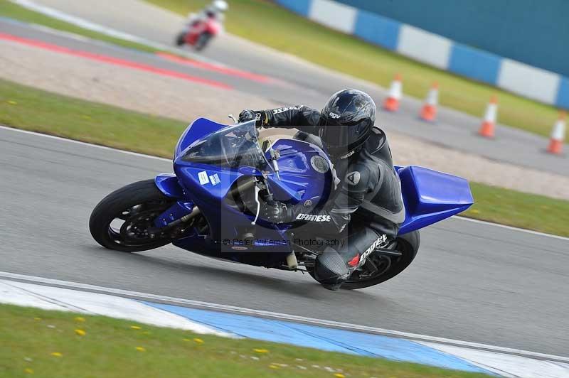 Motorcycle action photographs;donington;donington park leicestershire;donington photographs;event digital images;eventdigitalimages;no limits trackday;peter wileman photography;trackday;trackday digital images;trackday photos