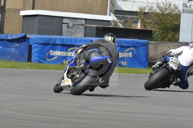 Motorcycle action photographs;donington;donington park leicestershire;donington photographs;event digital images;eventdigitalimages;no limits trackday;peter wileman photography;trackday;trackday digital images;trackday photos