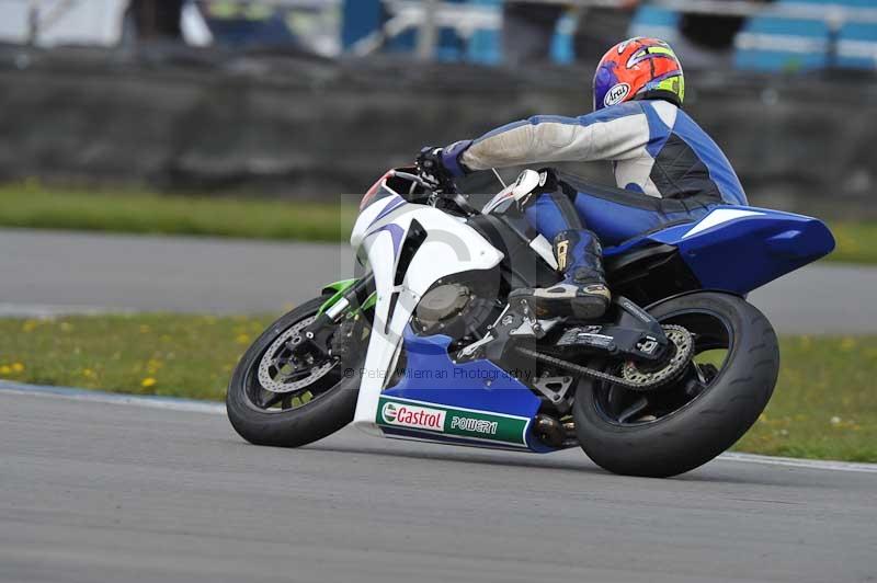 Motorcycle action photographs;donington;donington park leicestershire;donington photographs;event digital images;eventdigitalimages;no limits trackday;peter wileman photography;trackday;trackday digital images;trackday photos