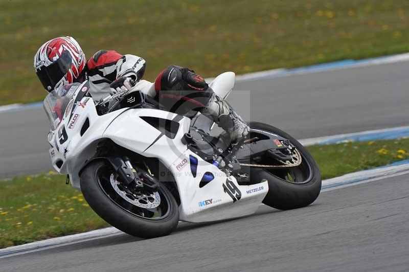 Motorcycle action photographs;donington;donington park leicestershire;donington photographs;event digital images;eventdigitalimages;no limits trackday;peter wileman photography;trackday;trackday digital images;trackday photos