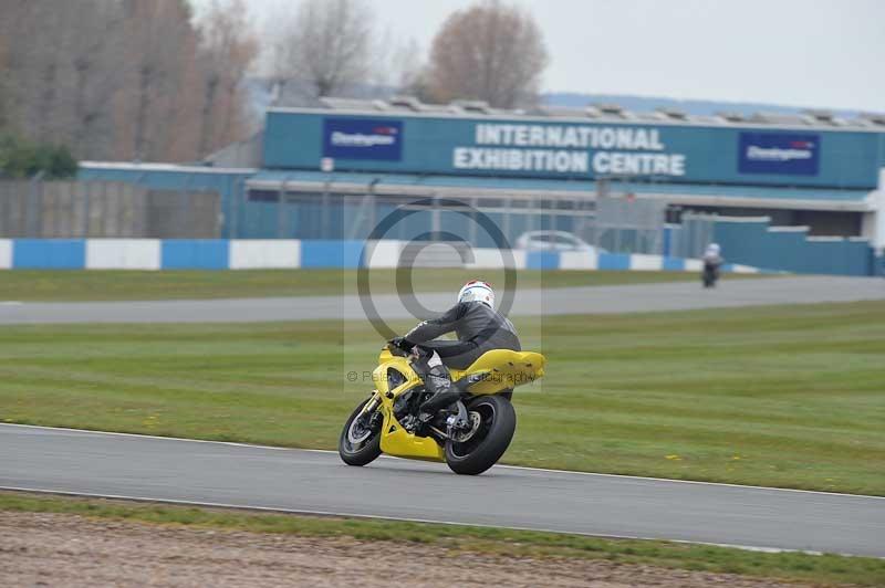 Motorcycle action photographs;donington;donington park leicestershire;donington photographs;event digital images;eventdigitalimages;no limits trackday;peter wileman photography;trackday;trackday digital images;trackday photos