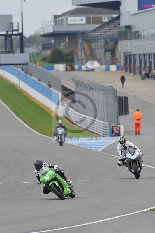 Motorcycle action photographs;donington;donington park leicestershire;donington photographs;event digital images;eventdigitalimages;no limits trackday;peter wileman photography;trackday;trackday digital images;trackday photos