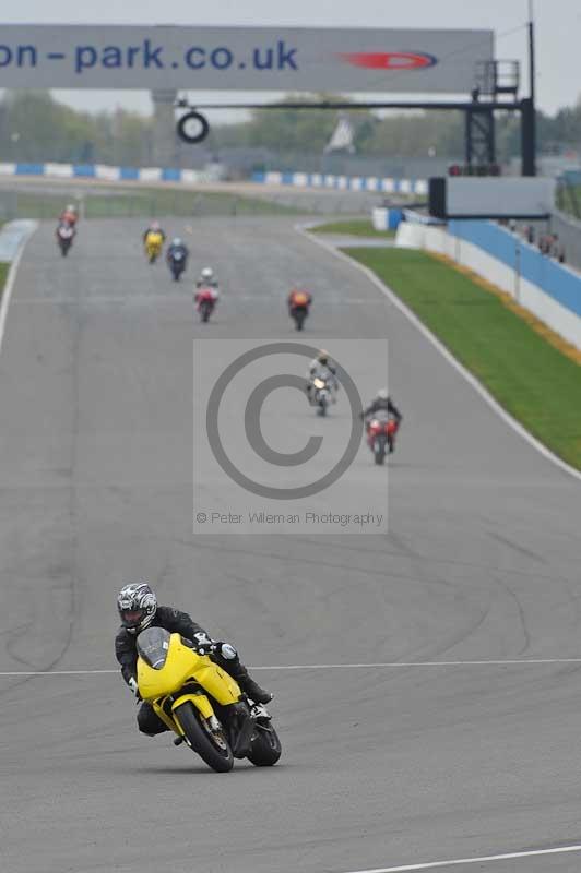 Motorcycle action photographs;donington;donington park leicestershire;donington photographs;event digital images;eventdigitalimages;no limits trackday;peter wileman photography;trackday;trackday digital images;trackday photos