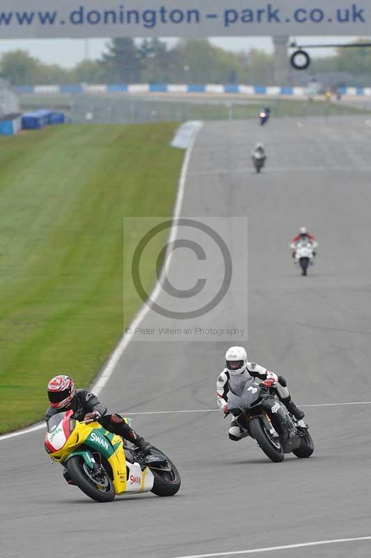 Motorcycle action photographs;donington;donington park leicestershire;donington photographs;event digital images;eventdigitalimages;no limits trackday;peter wileman photography;trackday;trackday digital images;trackday photos