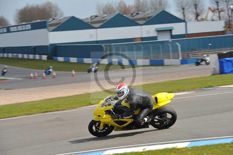 Motorcycle action photographs;donington;donington park leicestershire;donington photographs;event digital images;eventdigitalimages;no limits trackday;peter wileman photography;trackday;trackday digital images;trackday photos