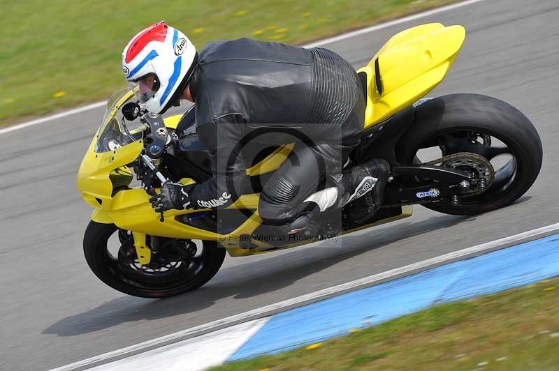 Motorcycle action photographs;donington;donington park leicestershire;donington photographs;event digital images;eventdigitalimages;no limits trackday;peter wileman photography;trackday;trackday digital images;trackday photos