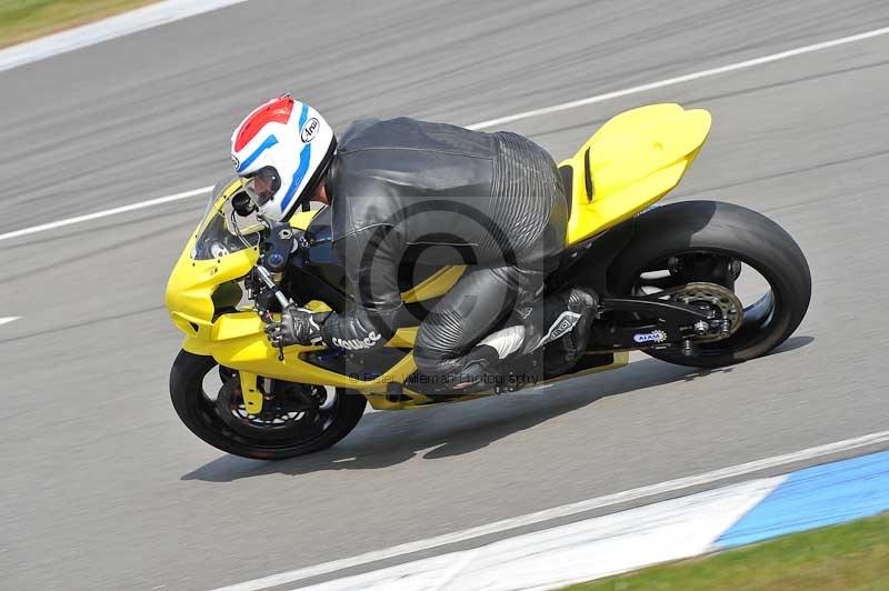 Motorcycle action photographs;donington;donington park leicestershire;donington photographs;event digital images;eventdigitalimages;no limits trackday;peter wileman photography;trackday;trackday digital images;trackday photos