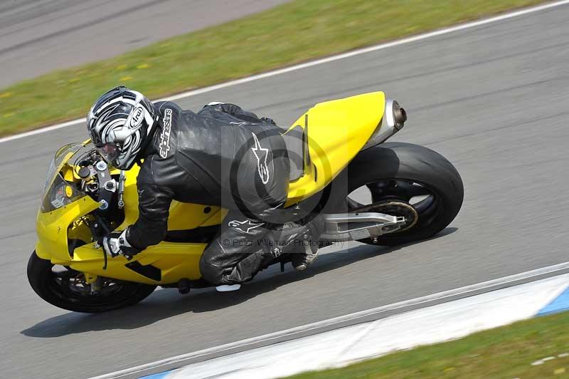 Motorcycle action photographs;donington;donington park leicestershire;donington photographs;event digital images;eventdigitalimages;no limits trackday;peter wileman photography;trackday;trackday digital images;trackday photos