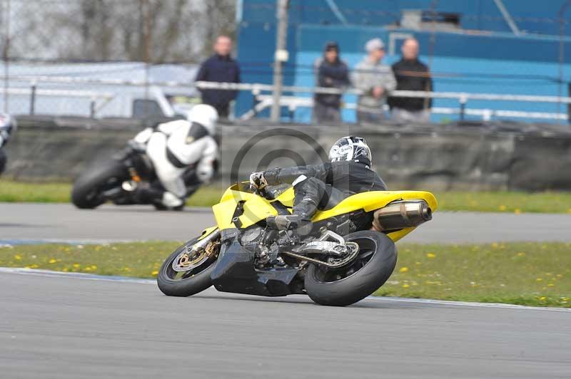 Motorcycle action photographs;donington;donington park leicestershire;donington photographs;event digital images;eventdigitalimages;no limits trackday;peter wileman photography;trackday;trackday digital images;trackday photos