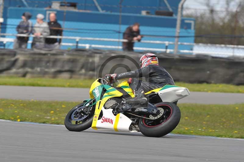 Motorcycle action photographs;donington;donington park leicestershire;donington photographs;event digital images;eventdigitalimages;no limits trackday;peter wileman photography;trackday;trackday digital images;trackday photos