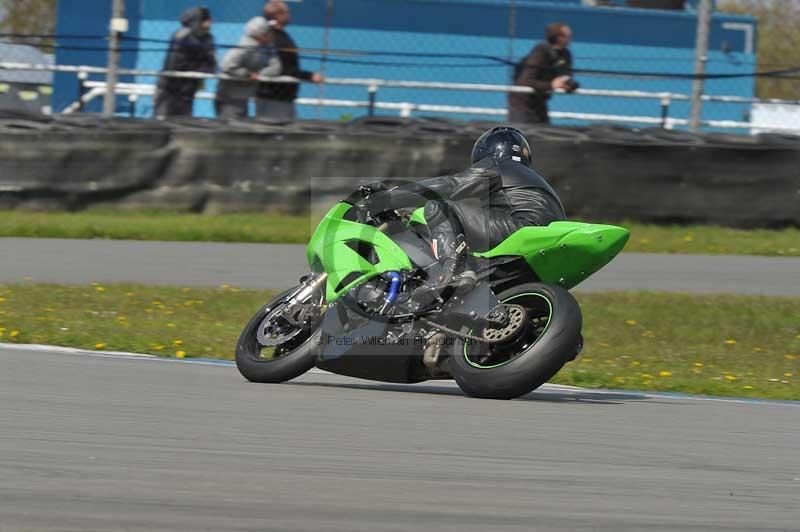 Motorcycle action photographs;donington;donington park leicestershire;donington photographs;event digital images;eventdigitalimages;no limits trackday;peter wileman photography;trackday;trackday digital images;trackday photos