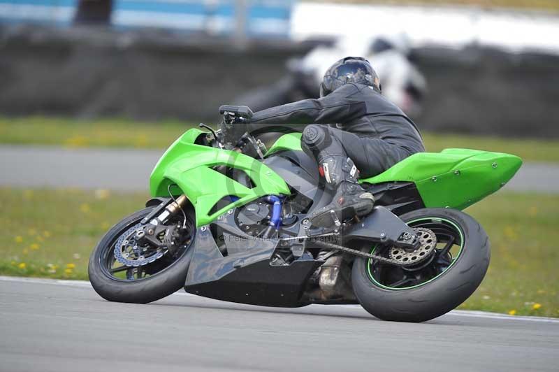 Motorcycle action photographs;donington;donington park leicestershire;donington photographs;event digital images;eventdigitalimages;no limits trackday;peter wileman photography;trackday;trackday digital images;trackday photos