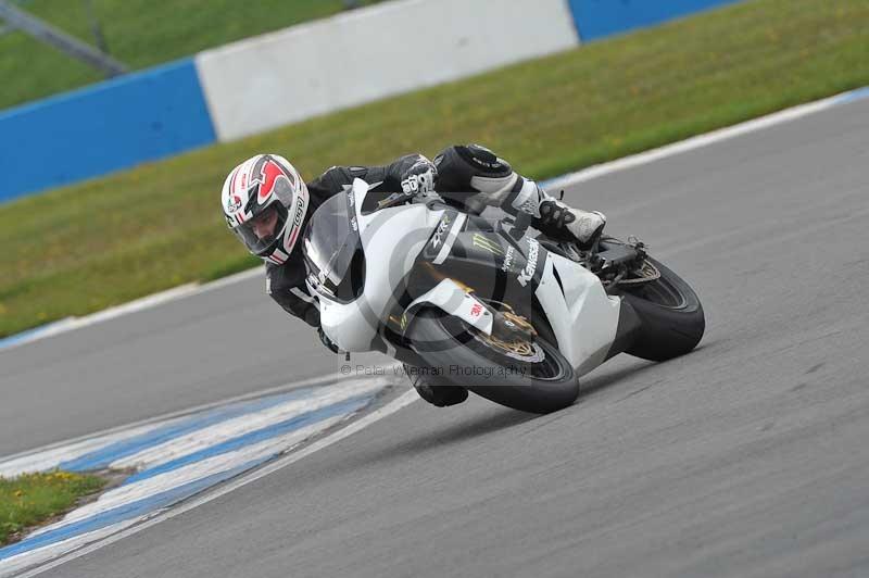 Motorcycle action photographs;donington;donington park leicestershire;donington photographs;event digital images;eventdigitalimages;no limits trackday;peter wileman photography;trackday;trackday digital images;trackday photos