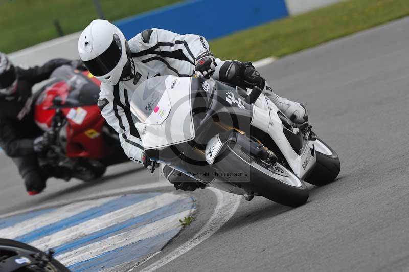 Motorcycle action photographs;donington;donington park leicestershire;donington photographs;event digital images;eventdigitalimages;no limits trackday;peter wileman photography;trackday;trackday digital images;trackday photos