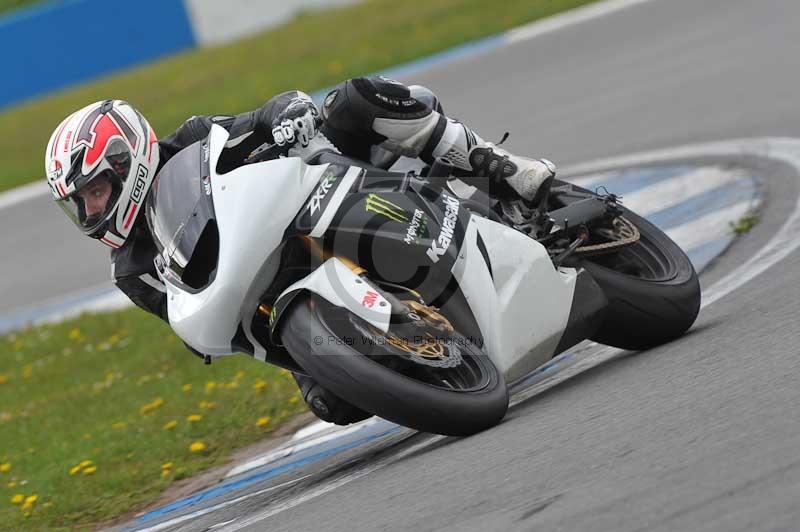 Motorcycle action photographs;donington;donington park leicestershire;donington photographs;event digital images;eventdigitalimages;no limits trackday;peter wileman photography;trackday;trackday digital images;trackday photos