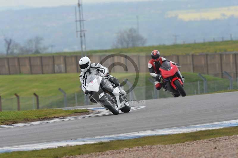 Motorcycle action photographs;donington;donington park leicestershire;donington photographs;event digital images;eventdigitalimages;no limits trackday;peter wileman photography;trackday;trackday digital images;trackday photos