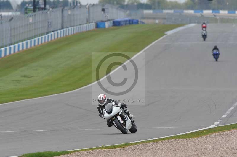 Motorcycle action photographs;donington;donington park leicestershire;donington photographs;event digital images;eventdigitalimages;no limits trackday;peter wileman photography;trackday;trackday digital images;trackday photos