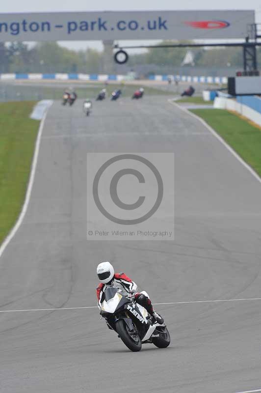 Motorcycle action photographs;donington;donington park leicestershire;donington photographs;event digital images;eventdigitalimages;no limits trackday;peter wileman photography;trackday;trackday digital images;trackday photos