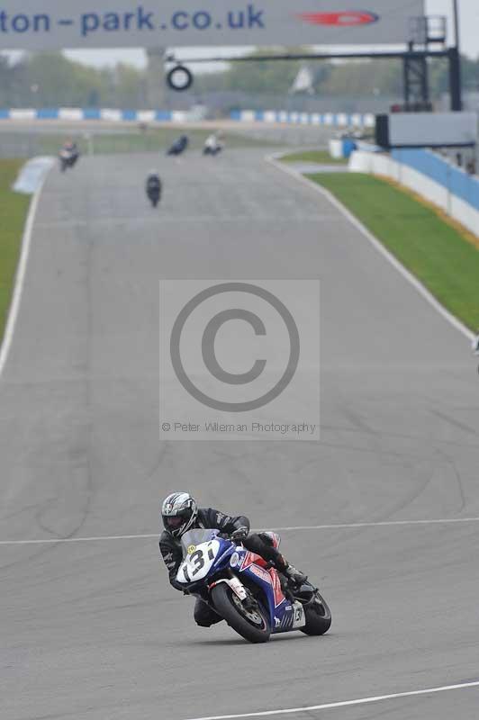 Motorcycle action photographs;donington;donington park leicestershire;donington photographs;event digital images;eventdigitalimages;no limits trackday;peter wileman photography;trackday;trackday digital images;trackday photos