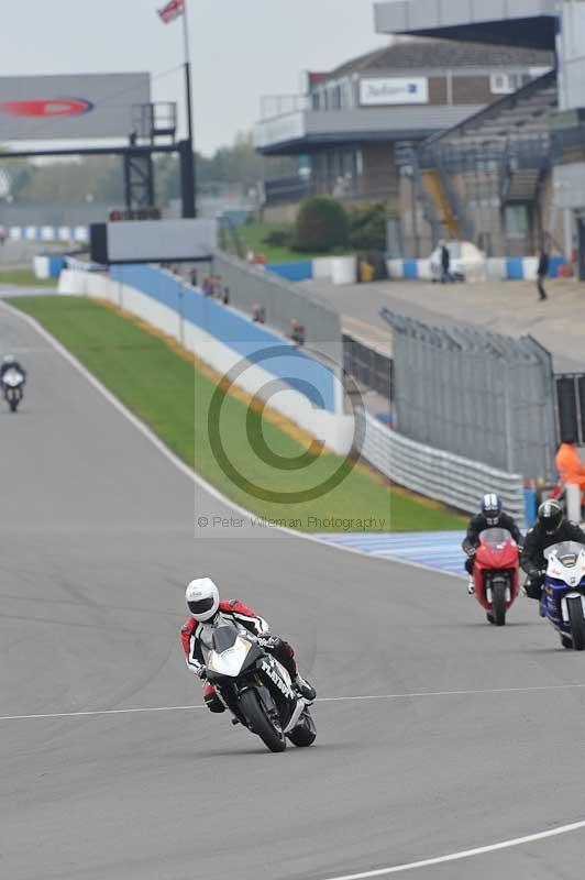 Motorcycle action photographs;donington;donington park leicestershire;donington photographs;event digital images;eventdigitalimages;no limits trackday;peter wileman photography;trackday;trackday digital images;trackday photos