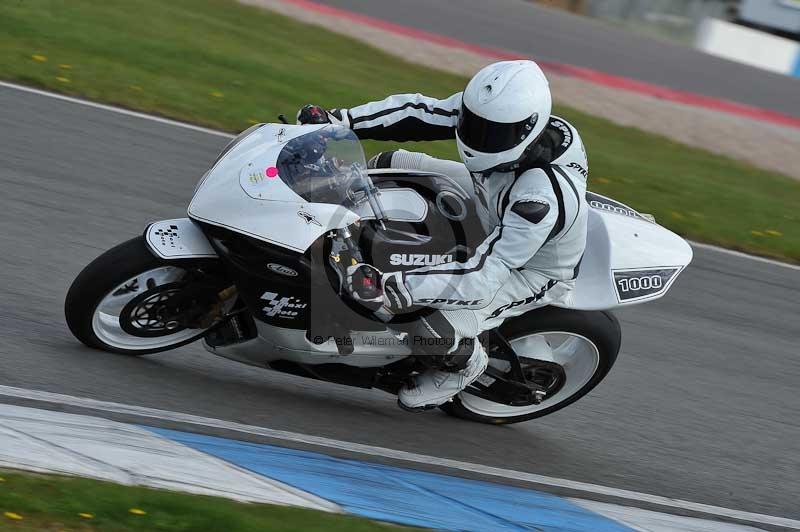 Motorcycle action photographs;donington;donington park leicestershire;donington photographs;event digital images;eventdigitalimages;no limits trackday;peter wileman photography;trackday;trackday digital images;trackday photos