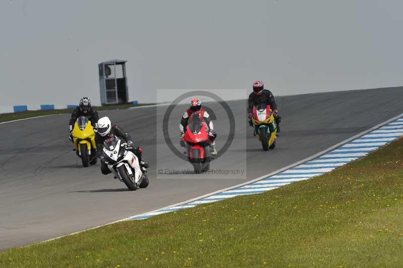 Motorcycle action photographs;donington;donington park leicestershire;donington photographs;event digital images;eventdigitalimages;no limits trackday;peter wileman photography;trackday;trackday digital images;trackday photos