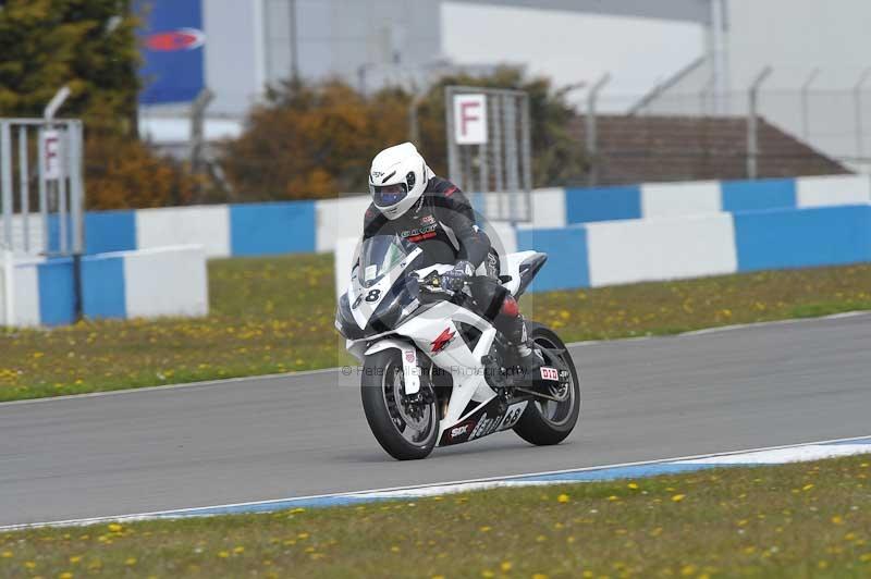 Motorcycle action photographs;donington;donington park leicestershire;donington photographs;event digital images;eventdigitalimages;no limits trackday;peter wileman photography;trackday;trackday digital images;trackday photos