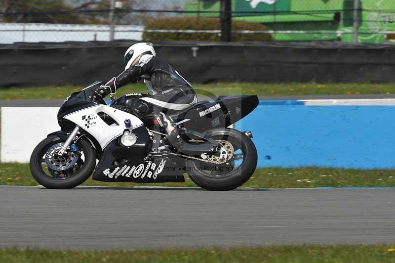 Motorcycle action photographs;donington;donington park leicestershire;donington photographs;event digital images;eventdigitalimages;no limits trackday;peter wileman photography;trackday;trackday digital images;trackday photos